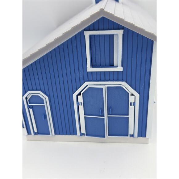 Breyer Farms Home at the Barn Playset Stable Fences Horse Lamb Dog Hen 59241 - Picture 5 of 7